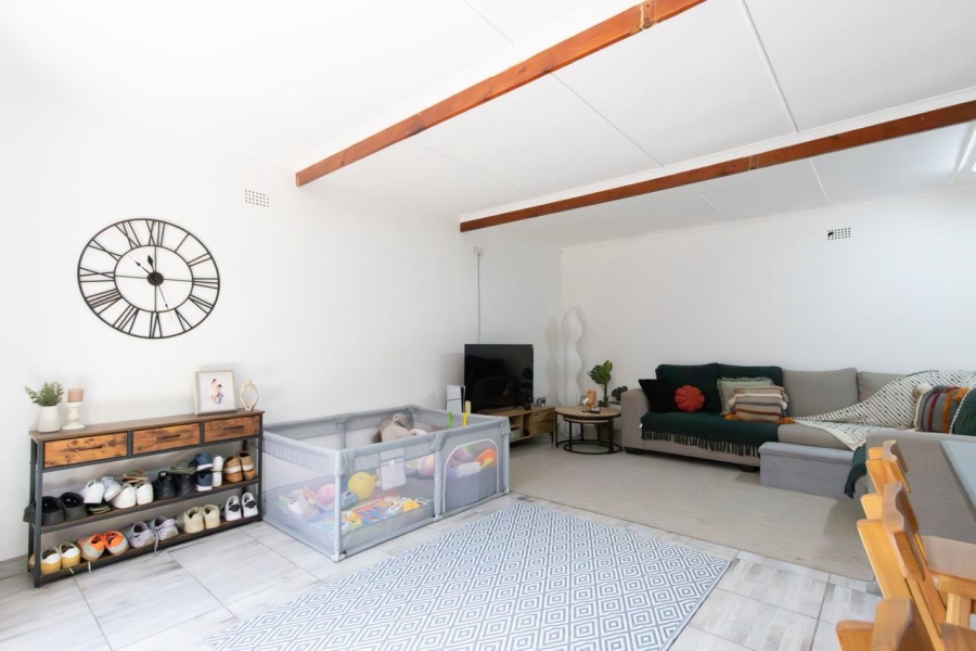 5 Bedroom Property for Sale in Protea Park North West